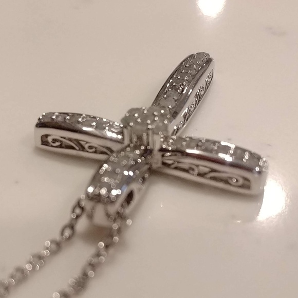 1 CTTW Diamond Cross Pendant, Silver - Picture 7 of 8